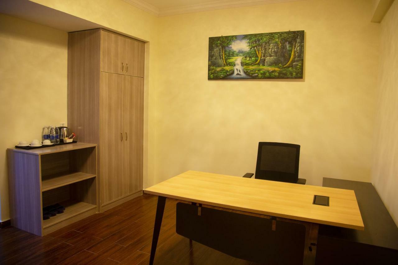 City Comfort Hotel Phnom Penh Airport Екстер'єр фото