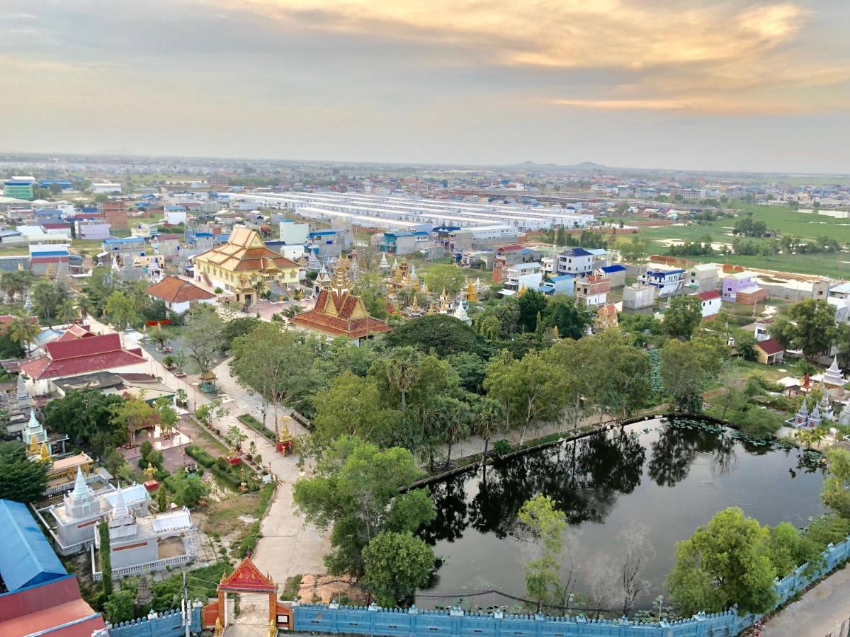 City Comfort Hotel Phnom Penh Airport Екстер'єр фото